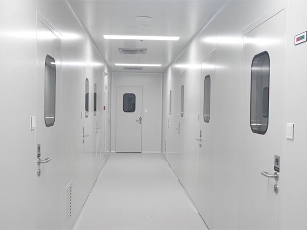 青岛净化工程浅谈如何控制无尘车间内空气净化的质量？